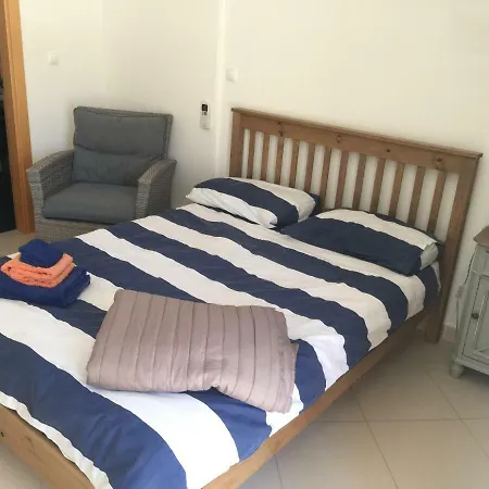 Modern Living Near Town With Pool Apartmán